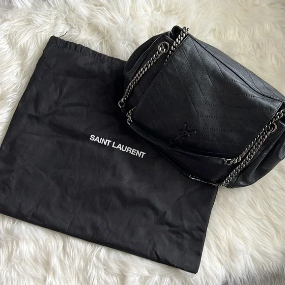 Yves Saint Laurent Nolita Leather Shoulder Bag Medium - Picture 2 of 8